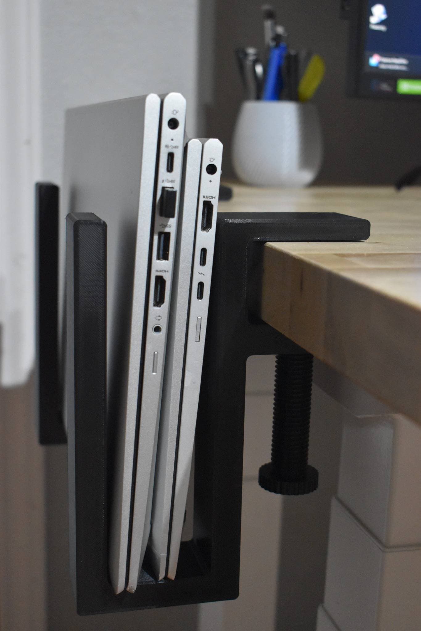 Dual 7-Inch Deep Laptop Mount, Lower Profile